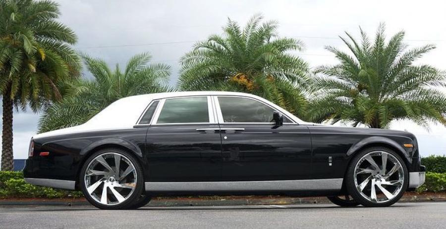  Rolls-Royce Phantom by Metro Wrapz 2016 года  (фото 9 из 9)